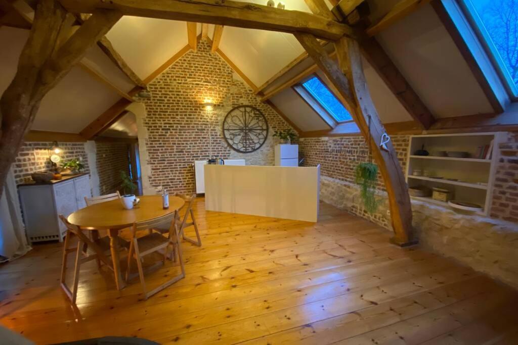 Charmant Appartement Dans Une Ancienne Ferme Нивел Екстериор снимка