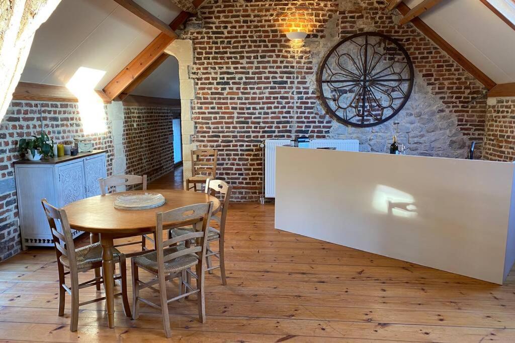 Charmant Appartement Dans Une Ancienne Ferme Нивел Екстериор снимка