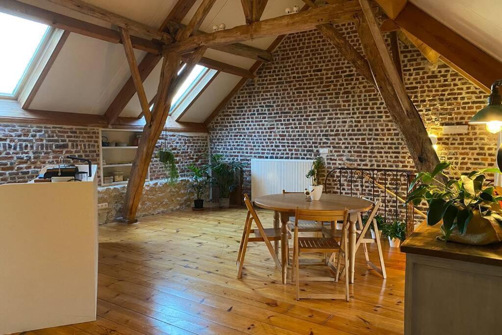 Charmant Appartement Dans Une Ancienne Ferme Нивел Екстериор снимка